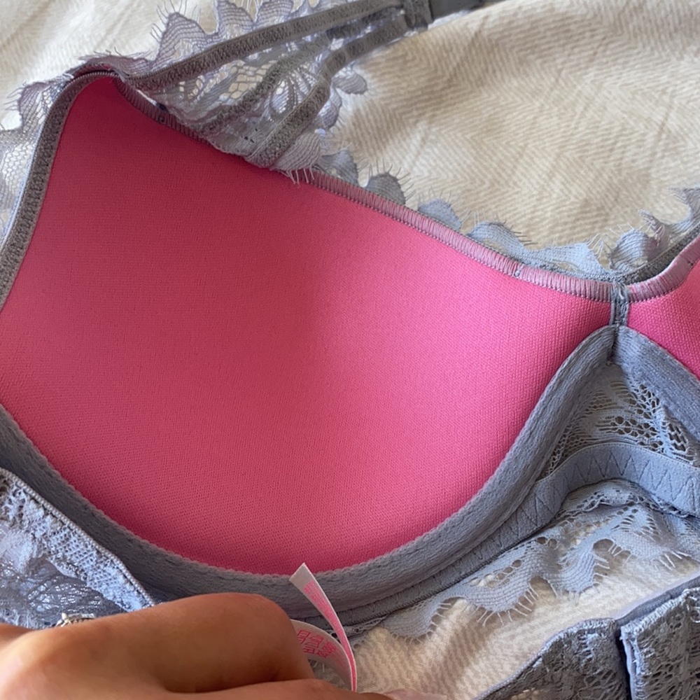 Pink halter bra - Picture 4 of 5